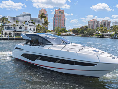 2021 Sunseeker Predator 82