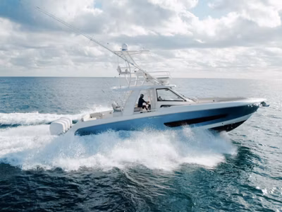 2017 Boston Whaler 420 Outrage 