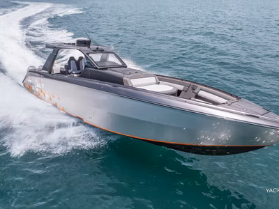 2025 Cigarette Racing 42' Auroris