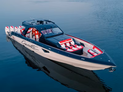 2025 Cigarette Racing 52' Thunder