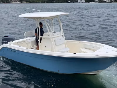 2023 Cobia 220 CC