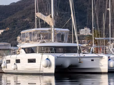 2022 Lagoon 46