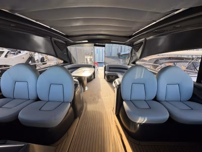 2004 Princess Yachts V65
