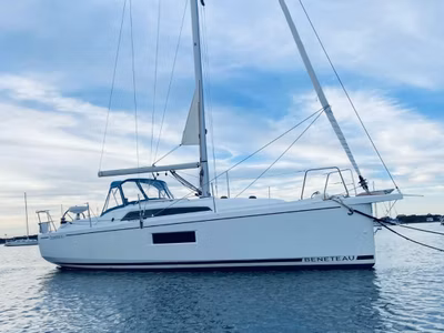 2021 Beneteau Oceanis 30.1