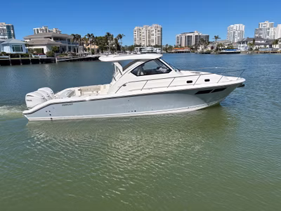 2025 Pursuit OS 355 