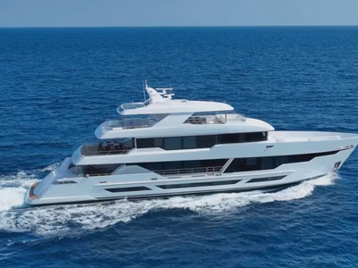 2025 Hargrave E Series 125′ Tri-Deck