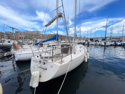 1982 Beneteau First 28