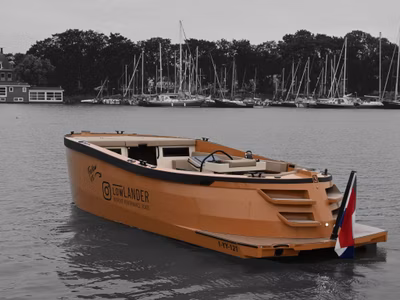 2023 Lowlander 851 Speedster Cabin