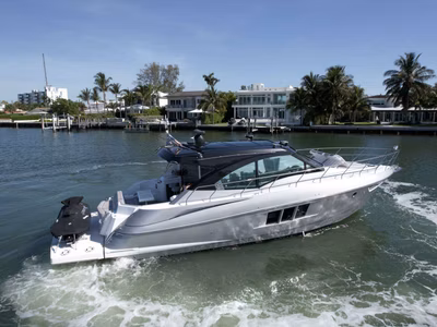2018 Cruisers Yachts 45 Cantius