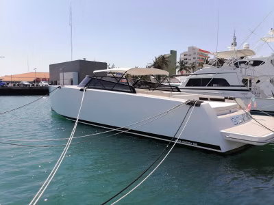 2014 VanDutch Yachts 55 