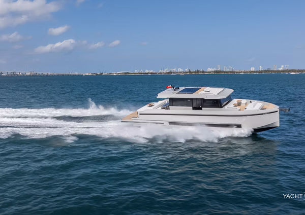 2027 De Antonio Yachts D60